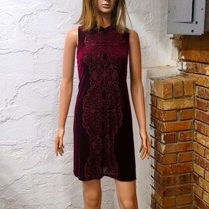 Maurices marron turtleneck sleeveless velvet dress